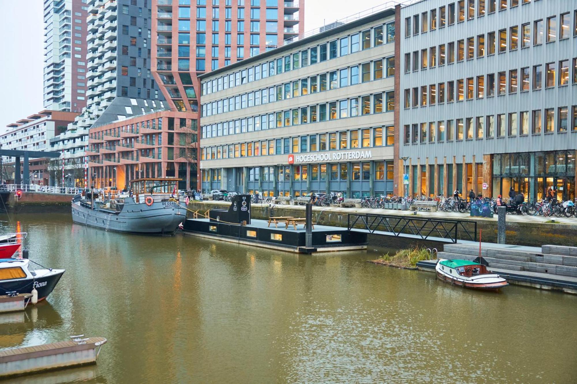 De Coaster & Aquarium Ponton Hotel Rotterdam Exterior photo